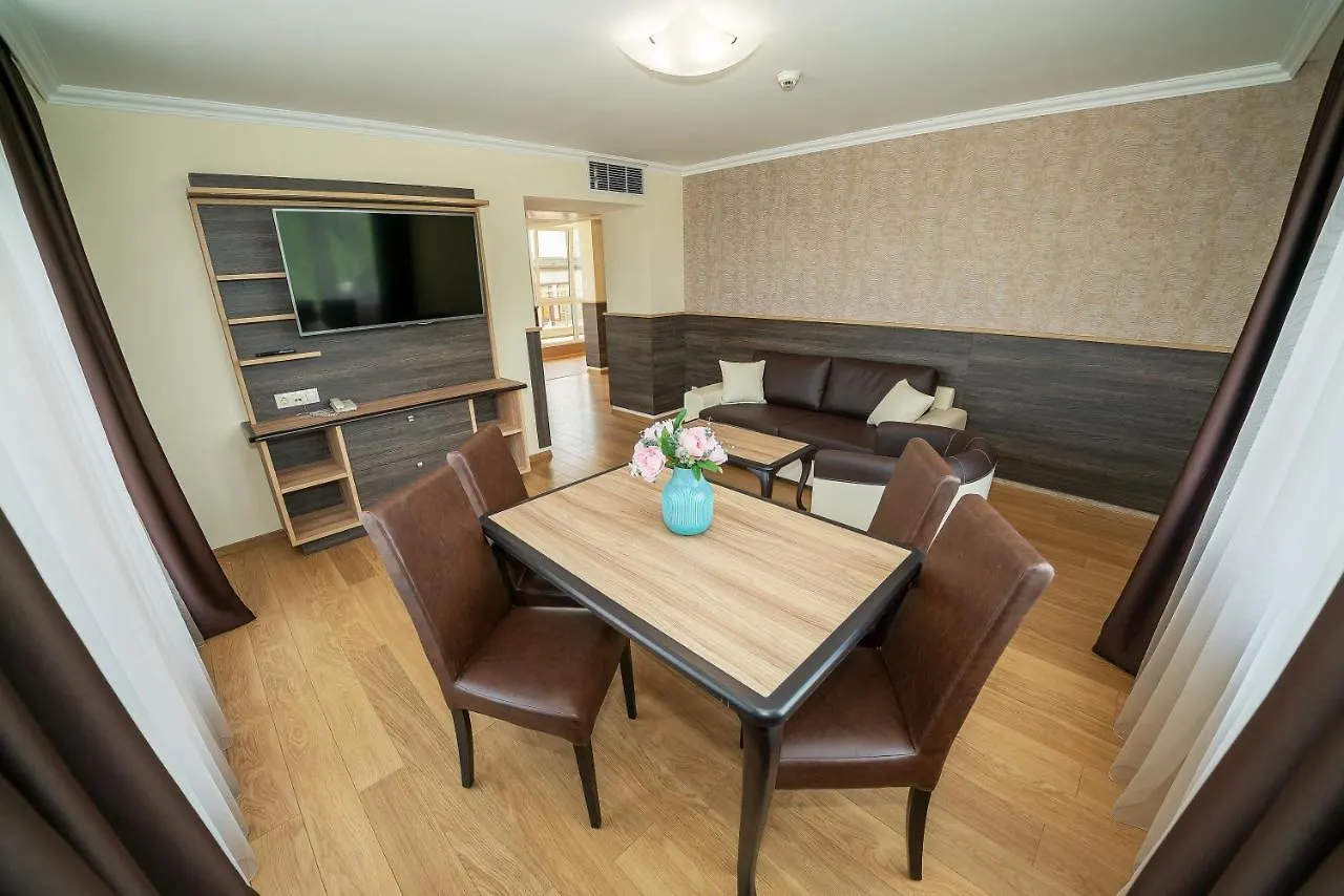 Hotel Zoo Sofia - Secured Paid Parking 4*,