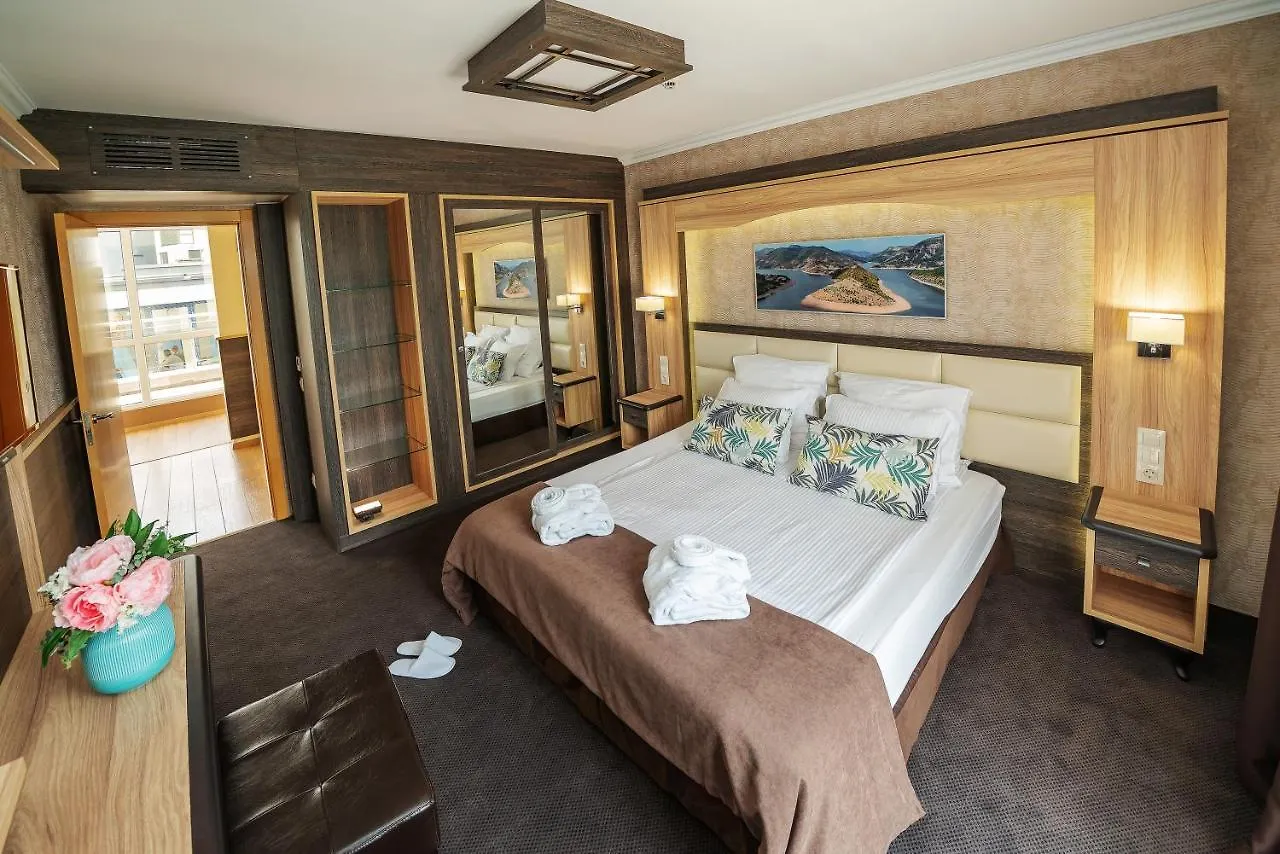 ****  Hotel Zoo Sofia - Secured Paid Parking Bulgaria