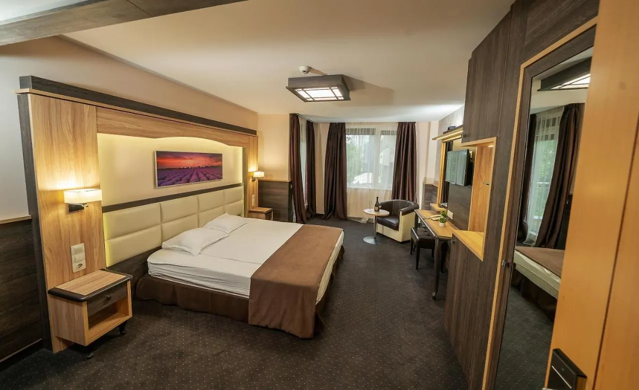 Hotel Zoo Sofia - Secured Paid Parking