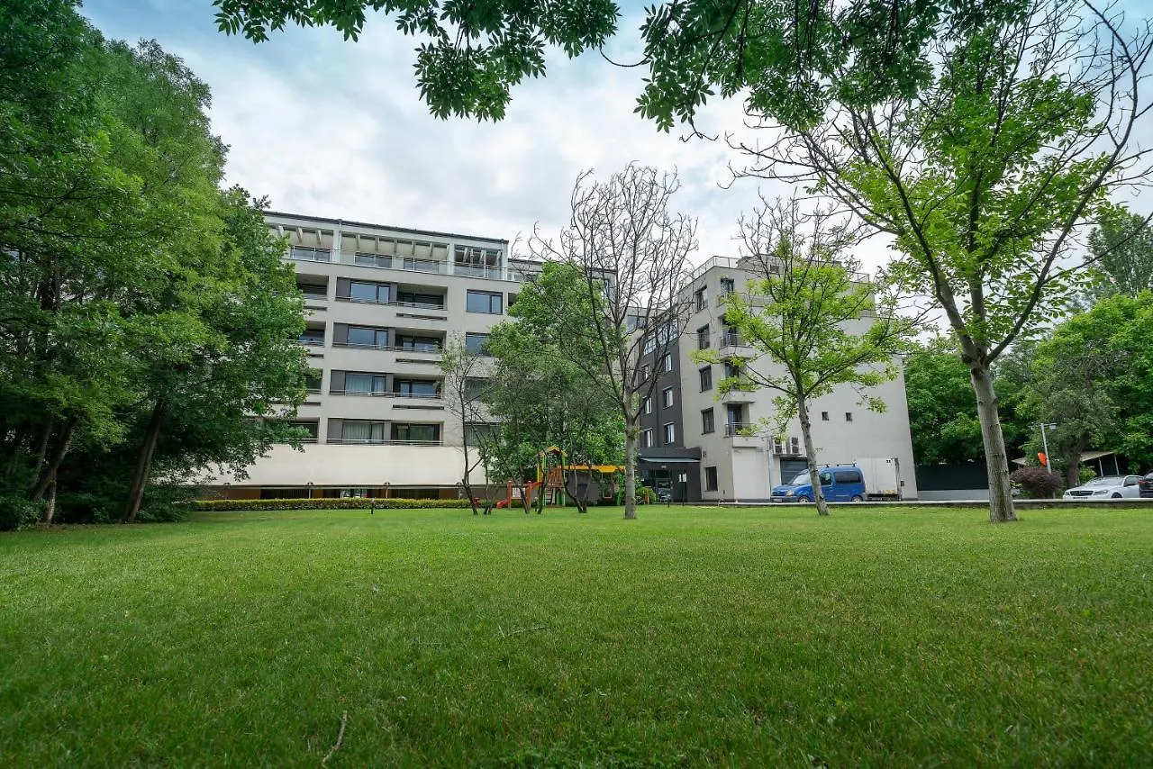 Hotel Zoo Sofia - Secured Paid Parking