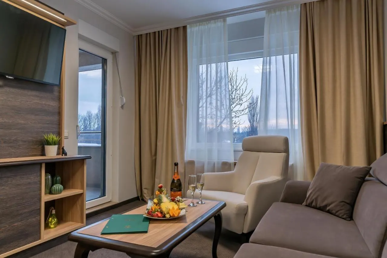 Hotel Zoo Sofia - Secured Paid Parking