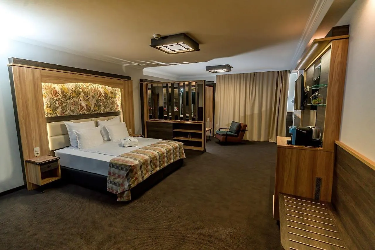 ****  Hotel Zoo Sofia - Secured Paid Parking Bulgaria