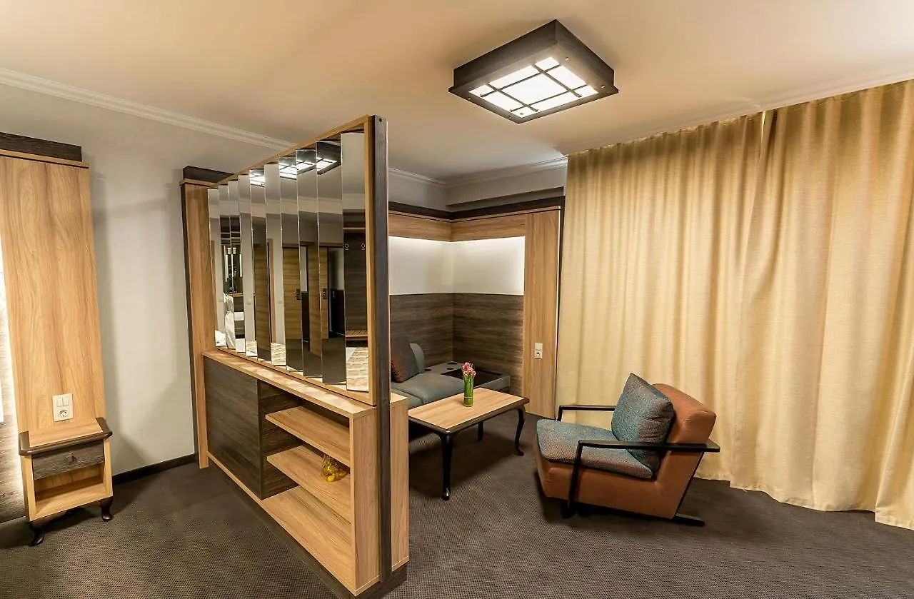 Hotel Zoo Sofia - Secured Paid Parking