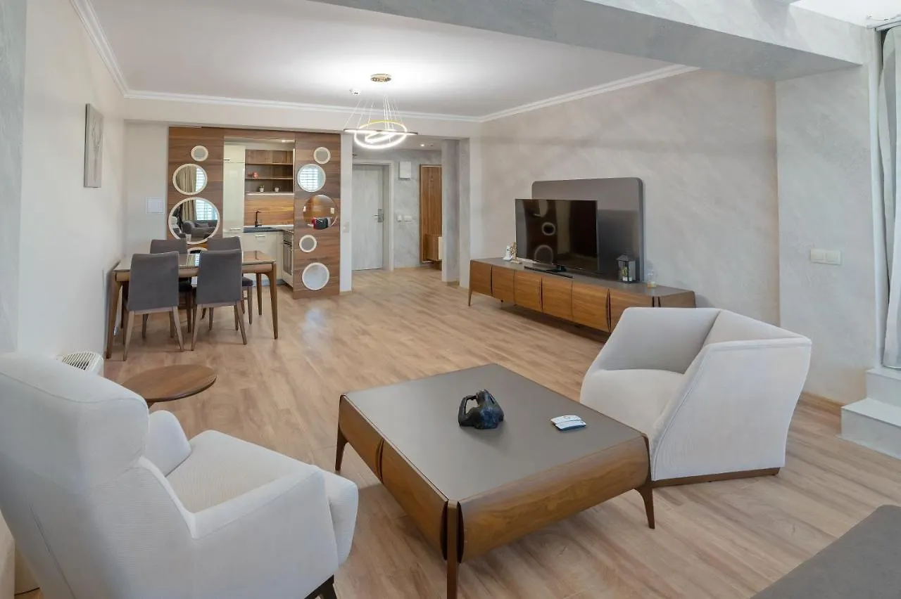 ****  Hotel Zoo Sofia - Secured Paid Parking Bulgaria