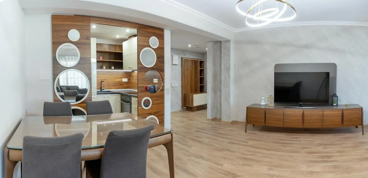 ****  Hotel Zoo Sofia - Secured Paid Parking Bulgaria
