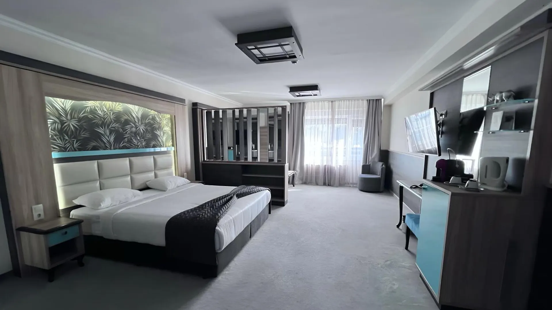 Hotel Zoo Sofia - Secured Paid Parking 4*,  Bulgaria