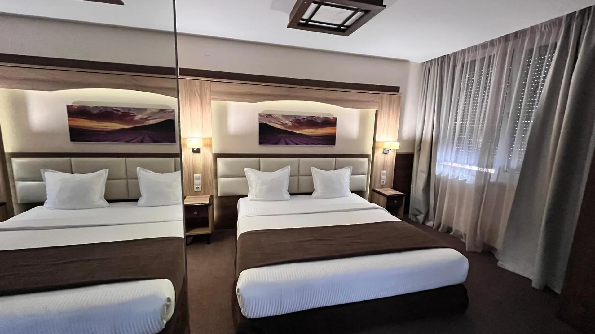 Hotel Zoo Sofia - Secured Paid Parking Bulgaria