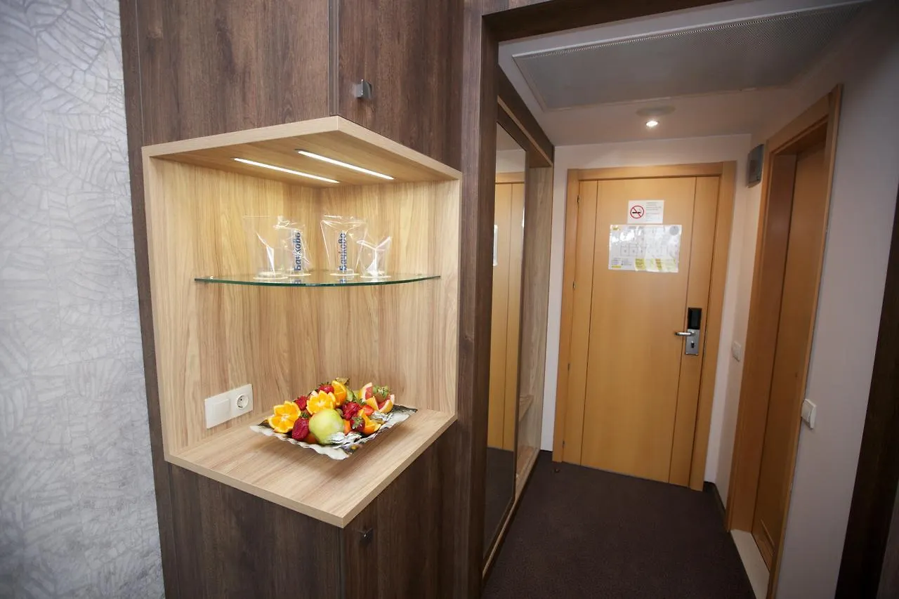 Hotel Zoo Sofia - Secured Paid Parking