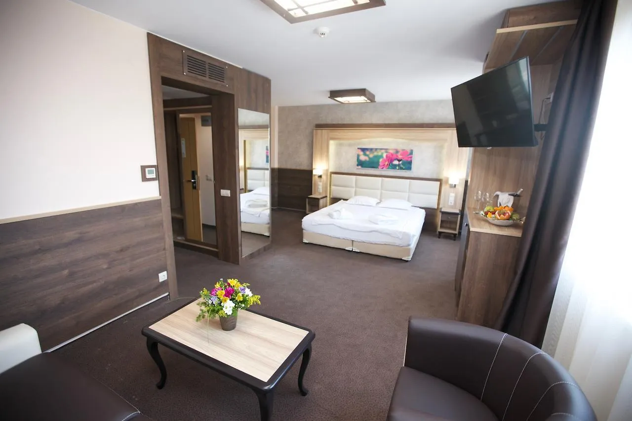 Hotel Zoo Sofia - Secured Paid Parking