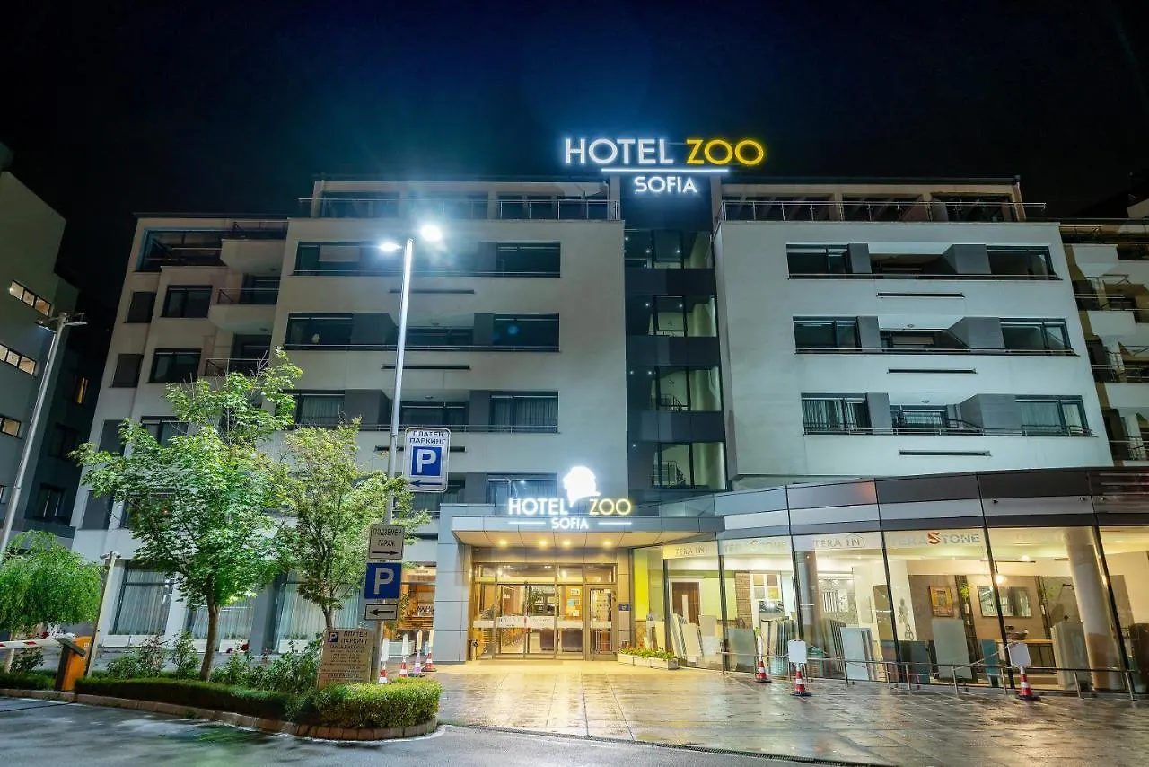 Hotel Zoo Sofia - Secured Paid Parking
