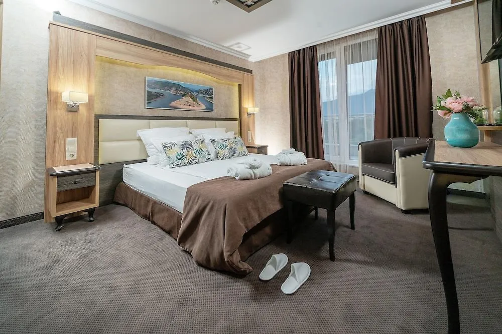 Hotel Zoo Sofia - Secured Paid Parking