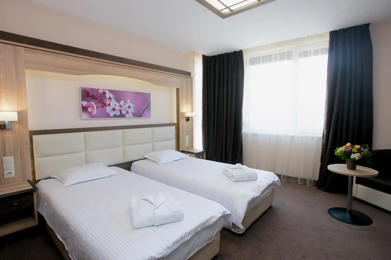 Hotel Zoo Sofia - Secured Paid Parking