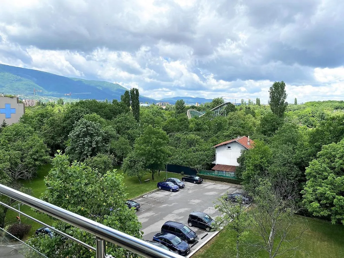 Hotel Zoo Sofia - Secured Paid Parking 4*,  Bulgária